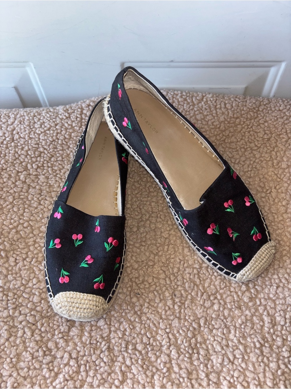 Ann Taylor embroidered cherries espadrille flats size 7 M